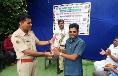 चालक दिवस पर राजमार्ग पुलीस द्वारा चालकों का सत्कार  देश के विकास में  चक्रधारीयों   की भुमिका  महत्वपूर्ण  है