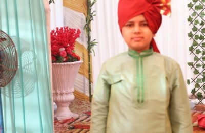 मैं सभी देश वासियों,समर्थकों से होनहार छात्र रिशिक धुर्वे जो कि DMD नामक अति दुर्लभ गंभीर बिमारी से जिंदगी और मौत के बीच संघर्ष कर रहा है  जिनके लिए एक इंजेक्शन अमेरिका से आता है और जिसकी क़ीमत 20 लाख रुपए है और इन्हें 52 इंजेक्शन लगने है सप्ताह में एक जिसका पूरा खर्च 2 करोड़ 50 लाख है इस लिए इस नन्हे बच्चे को जीवनदान देने हेतु अपनी हैसियत के मुताबिक दान देने की मार्मिक अपील करता हूं।। अरविंद कुमार रतूड़ी संस्थापक अध्यक्ष- किंग कोबरा आर्गेनाइजेशन यूथ फोर्स*👇🏻