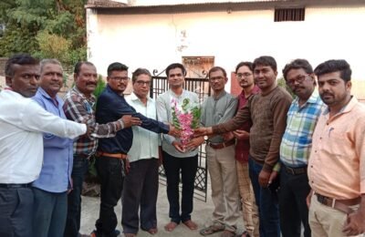 सलून असोशियशन हिंगणघाट कडून  केंदीय लोकसेवा आयोगाच्या परीक्षेत उत्तीर्ण झालेल्या हिंगणघाटचे सुपुत्र संकेत वाघे यांचा सत्कार.