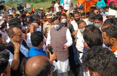 चंद्रपुर कर्नाटक एम्‍टा कंपनीने प्रकल्‍पग्रस्‍तांच्‍या मागण्‍यांकडे दुर्लक्ष केल्‍यामुळे आंदोलनाचा शंखनाद – आ. सुधीर मुनगंटीवार, मागण्‍या पूर्ण होईपर्यंत आंदोलन सुरू राहणार, कर्नाटक एम्‍टा कंपनीच्‍या विरोधात भाजपाचे तिव्र आंदोलन