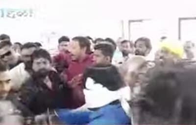 चंद्रपूरमध्ये सभागृहाच्या उद्घाटन कार्यक्रमात भाजप-काँग्रेस कार्यकर्त्यांमध्ये धक्काबुक्की.