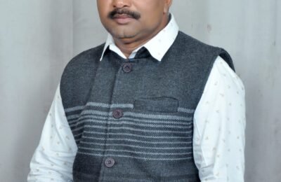 मुख्याध्यापक निंबाळकर यांचे अभिनंदन.