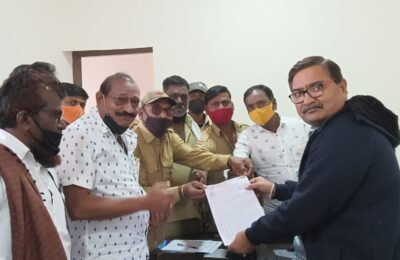 ऑटोचे हप्ते थांबल्याने बँकने कर्ज माफ करून ऑटो चालकाना आर्थिक मदतीची मागणी