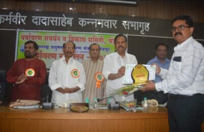 प्रा. शेषराव येलेकर समाजभूषण पुरस्काराने सन्मानित