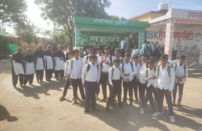 कोंढाली क्षेत्र के छात्र बस सेवा  लडखडाई   बस सेवा सुचारू करने कि मांग