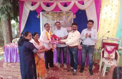 सेवानिवृत्तीपर वन विभाग द्वारा  स्नेहल विदाई अधिकारी तथा कर्मचारी यों ने किया सत्कार