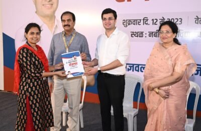 काटोलच्या रोजगार मेळाव्याला विक्रमी यश तब्बल २०३७ युवकांना ‘ऑफर लेटर’ ज्ञानयोगी डॉ. श्रीकांत जिचकार रोजगार मिशन