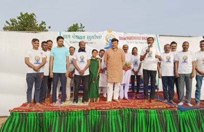 केंद्र सरकार द्वारा चयनीत संपुर्ण योगा ग्राम खुर्सापार में योग दिवस संपन्न शैक्षणिक संस्थाओं द्वारा भी योग दिवस मनाया गया