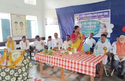 आदिवासी कन्या आश्रम हायस्कूल  शाला प्रवेशोत्सव राष्ट्रीय अनुसूचित जन जाती आयोग सदस्य द्वारा ने छात्रों को दी शुभकामनाएं