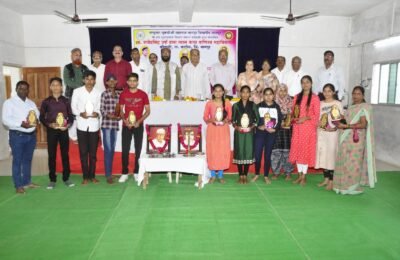 कठोर परिश्रम-सतत  ज्ञानार्जनाचे  उद्धिठ  सामोर  ठेवा.  सभापती संजय डांगोरे