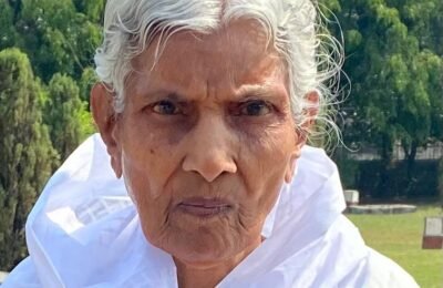 माजी  राज्यमंत्री ऍड सुलेखाताई कुंभारे यांना मातृशोक