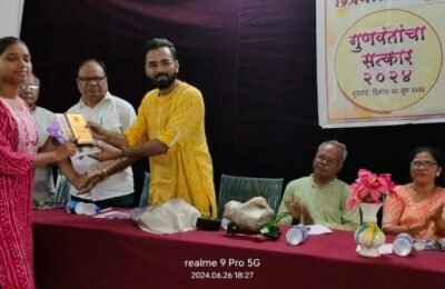 मराठा सेवा संघातर्फे गुणवंतांचा सत्कार    प्रत्येक क्षेत्रात संधी               प्रा. पुनीत मातकर
