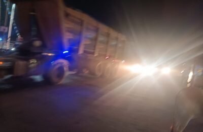 Lloyds मेटोल कोंसरी ची अतिरिक वाहतूक बनत आहे आष्टी शहर बनत आहे धुळीचे साम्राज्य