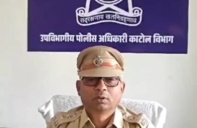 सोशल मीडियावर अफवा पसरवणाऱ्यांवर करडी नजर  सोशल मीडिया वर चुकीच्या  पोस्ट टाकणार्यांवर कडक कारवाई  उपविभागीय पोलिस अधिकारी -बापूसाहेब रोहम