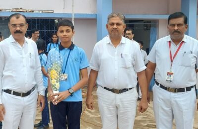 शिष्यवृत्ती परीक्षेत धनुष आकरे जिल्ह्यातून प्रथम