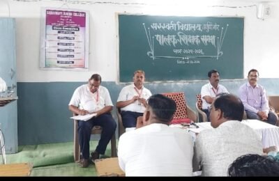 आई-वडील पाल्यांचे पहिले गुरू–प्राचार्य जे.डी.पठान  सरस्वती विद्यालयात शिक्षक-पालक सभेचे आयोजन