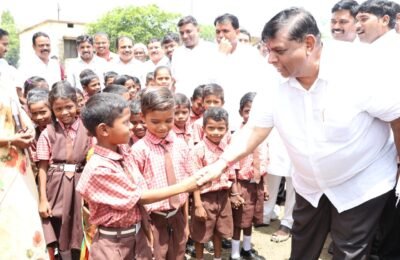 “गैरप्रकार खपवून घेतले जाणार नाही!”  कामांमध्ये पारदर्शकतेचा आग्रह – आमदार ठाकूर यांचा कंत्राटदारांना इशारा  काटोल विधानसभा क्षेत्रातील १२ गावांमध्ये सव्वा पाच कोटींच्या विकासकामांचे भूमिपूजन