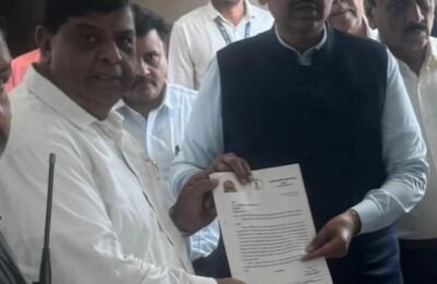 “संत्रा-मोसंबी शेतकऱ्यांचे दिवाळीपूर्वी पंचनामे व नुकसानभरपाई द्या”  आमदार चरणसिंग ठाकूर यांची मुख्यमंत्र्यांकडे कळकळीची मागणी