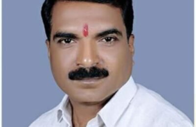 कोंढाळी नगरपंचायतीतील प्रबळ उमेदवाराचे नाव मतदार यादीतून गायब! ऑनलाईन स्थलांतरण अर्ज “बनावट” — कोणीतरी राजकीय हेतूनं केला प्रकार? कोंढाळीत मत चोरी चा‌नवीन नवीन प्रकार -मतदाराचे नांव ‌बनावट ऑन लाईन अर्जावरून ‌स्थलांतरण.                         निवडणूक प्रशासनाकडून चौकशी त्याच अधिकार्याकडे,‌निष्पक्षतेवर प्रश्न चिन्ह