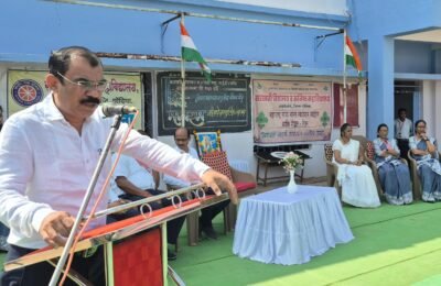 सरस्वती विद्यालयात सामूहिक ‘वंदे मातरम्’ गायन कार्यक्रम संपन्न