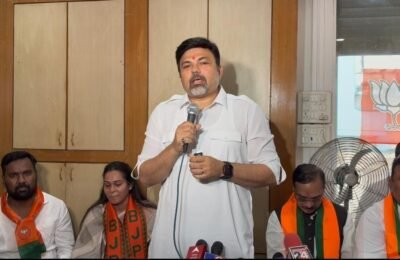 🎬 सावनेरचा राजकीय स्फोट : “माफिया बाहेर काढा, नाहीतर गांधी पुतळ्यासमोर अनशन!” — आमदार डॉ. आशिष देशमुख यांच्या गर्जनेने भाजपा हादरला