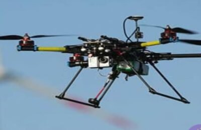 🎬 कोंढाळीत निवडणूक काळात पोलिसांची ड्रोनवरून २४ तास कडक नजर; पैशांचे वाटप, दारू वितरण आणि बेकायदेशीर हालचालींवर आता आकाशातून नियंत्रण — मतमोजणी केंद्रेही ड्रोनच्या सुरक्षा कवचात