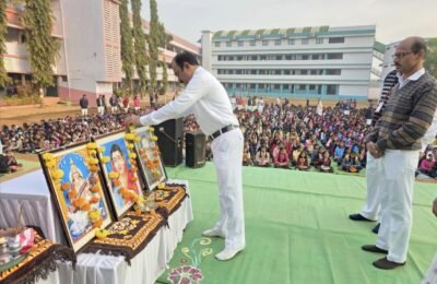 🎬 सरस्वती विद्यालयात महापरिनिर्वाण दिनानिमित्त डॉ. बाबासाहेब आंबेडकरांना अभिवादन; “शिक्षणामुळे विद्यार्थी उत्तुंग झेप घेतो” — पर्यवेक्षक शिवचरण राघोटे