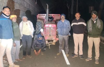 मोडघाटा सर्व्हिस रोडवर रात्रीची ‘रेती कारवाई’ साकोली पोलिसांचा डाव – सरकारी वाळूची चोरटी वाहतूक उघड, ७.०६ लाखांचा मुद्देमाल जप्त