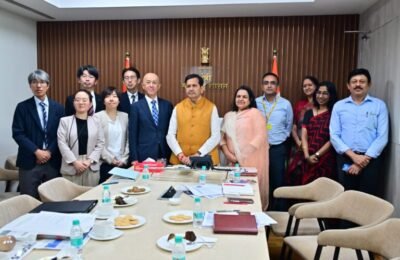 जपानमधील होक्काईडो प्रांताच्या उपराज्यपालांनी घेतली कौशल्य मंत्री मंगल प्रभात लोढा यांची भेट