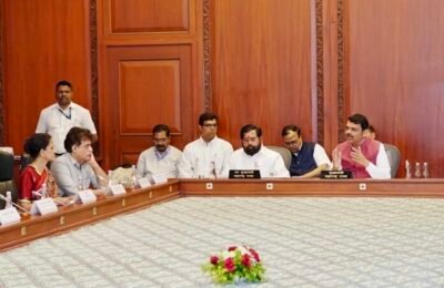 अमरावती विमानतळाच्या धावपट्टीच्या विस्तारीकरणाचा आराखडा सादर करा – मुख्यमंत्री देवेंद्र फडणवीस शिर्डी विमानतळावर दोन हेलिपॅड व आठ वाहनतळ उभारण्यास मान्यता