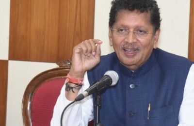 राज्यातील शाळांना अनुदानासाठी ११६० कोटींच्या खर्चास मंत्रिमंडळाची मान्यता ६३ हजारांहून अधिक शिक्षक व शिक्षकेतर कर्मचाऱ्यांना लाभ होणार – शालेय शिक्षण मंत्री दीपक केसरकर