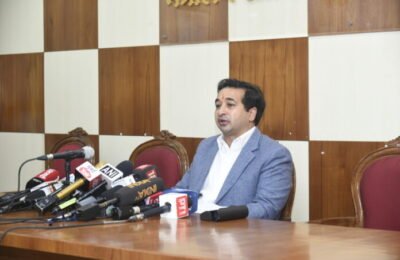 राज्याचे जहाजबांधणी, जहाज दुरुस्ती आणि जहाज पुनर्वापर धोरण मंजूर – मत्स्यव्यवसाय, बंदरे विकास मंत्री नितेश राणे जहाज उद्योगांविषयीचे धोरण ठरवणारे महाराष्ट्र हे देशातील पहिले राज्य