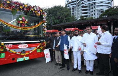 पर्यावरणस्नेही बसेसमुळे मुंबईकरांच्या सुखकर प्रवासासह पर्यावरणाचे रक्षण – मुख्यमंत्री देवेंद्र फडणवीस ‘बेस्ट’ च्या ताफ्यात पर्यावरणस्नेही १५० बस सामील; १.९ लाख मुंबईकर प्रवाशांना दररोज मिळेल दर्जेदार प्रवासाचा अनुभव