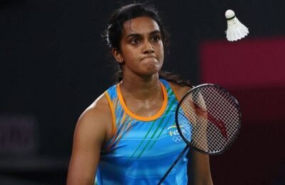 ऑलिंपिक कांस्यपदक विजेत्या पी. व्ही. सिंधु हिचे उपमुख्यमंत्री तथा राज्य ऑलिंपिक संघटनेचे अध्यक्ष अजित पवार यांच्याकडून अभिनंदन पी. व्ही सिंधुच्या बॅडमिंटन ऑलिंपिक कांस्यपदकाने देशाचा गौरव आणि देशवासियांना आनंद दुणावला