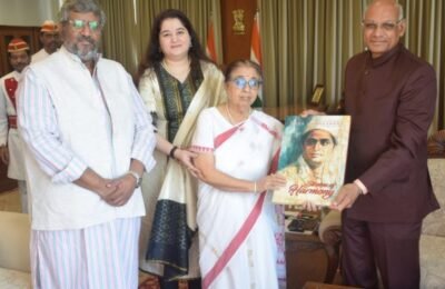 उषा मंगेशकर यांनी घेतली राज्यपाल रमेश बैस यांची भेट
