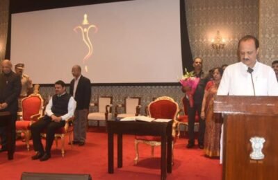 अजित पवार यांनी उपमुख्यमंत्रिपदाची, तर आठ जणांनी घेतली मंत्रिपदाची शपथ राजभवनात शपथविधी संपन्न; राज्यपाल रमेश बैस यांनी दिली पद व गोपनीयतेची शपथ