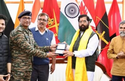 ‘ऑपरेशन विजय’ मधील शहिदांचा पराक्रम ऊर्जा आणि प्रेरणादायी – मुख्यमंत्री एकनाथ शिंदे कारागिलमधील द्रास युद्ध स्मारकाला मुख्यमंत्र्यांची भेट; शहिदांच्या स्मृतीस अभिवादन