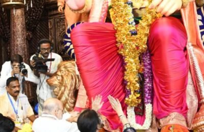 केंद्रीय गृहमंत्री अमित शाह यांनी घेतले लालबागच्या राजाचे दर्शन