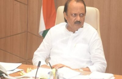 राज्यातील रखडलेल्या विमानतळांची कामे मार्गी लावण्यासाठी खाजगी कंपनीकडील पाच विमानतळांचा ताबा ‘एमआयडीसी’ने घ्यावा – उपमुख्यमंत्री अजित पवार यांचे निर्देश