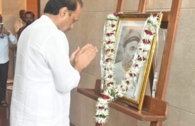 लोकमान्य टिळकांच्या जयंतीनिमित्त उपमुख्यमंत्री अजित पवार यांचे मंत्रालयात अभिवादन