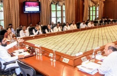 मुख्यमंत्र्यांनी घेतले दिव्यांग कल्याणाचे निर्णय दिव्यांगांसाठी सर्व महापालिकांमध्ये पुनर्वसन केंद्र सुरू करा – मुख्यमंत्री एकनाथ शिंदे