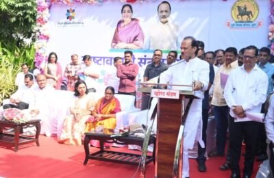 दिव्यांगांना समाजाच्या मुख्य प्रवाहात आणण्याकरिता प्रयत्नशील -उपमुख्यमंत्री अजित पवार बारामती येथे पुणे जिल्हा परिषद अंतर्गत तालुक्यातील दिव्यांगांना तीन चाकी इलेक्ट्रिक सायकल वाटप