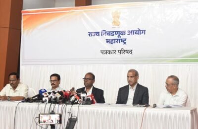 २८८ नगरपरिषदा व नगरपंचायतींसाठी २ डिसेंबर रोजी मतदान; ३ डिसेंबरला मतमोजणी  संबंधित सर्व नगरपरिषदा व नगरपंचायतींच्या कार्यक्षेत्रात आजपासून आचारसंहिता लागू