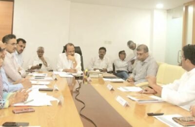 शेळी, कुक्कुटपालन योजनांच्या धर्तीवर मेंढ्यांसाठीही अर्धबंदिस्त निवारा योजना प्रायोगिक तत्वावर राबवावी – उपमुख्यमंत्री तथा अर्थमंत्री अजित पवार मेंढपाळ धनगर विकास मंचाच्यावतीने धनगर बांधवांच्या समस्यांबद्दल सादरीकरण
