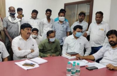 कामगारांचे नियमबाह्य वेतन कपात करणाऱ्या कंत्राटदारांवर गुन्हे दाखल करा – कामगार राज्यमंत्री बच्चू कडू यांचे निर्देश