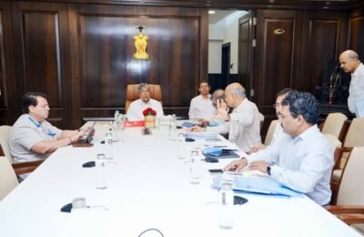 ‘बी.फार्म’ आणि ‘डी.फार्म’ अभ्यासक्रमाच्या संस्थांना निकष पूर्ण करण्यासाठी एक महिन्याची अंतिम मुदत सहसंचालकांमार्फत पाहणी करून अहवाल सादर करण्याचे उच्च व तंत्र शिक्षण मंत्री चंद्रकांत पाटील यांचे आदेश