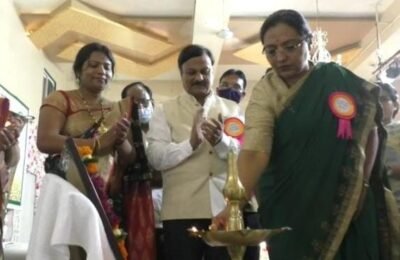 पीक उत्पादन वाढीसाठी अद्ययावत संशोधनाचा लाभ शेतकरी बांधवांना मिळवून द्यावा – पालकमंत्री ॲड. यशोमती ठाकूर सोयाबीन पीक शेतकरी मेळावा व शिवार फेरी