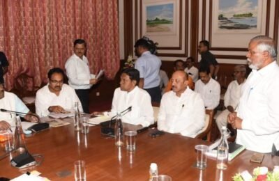 वन विभागामार्फत होणाऱ्या प्रत्येक कामाचे जिओ टॅगिंग आवश्यक – वन मंत्री सुधीर मुनगंटीवार चांदोली अभयारण्याचा विकास गतीने करणार; दत्तटेकडी परिसरही विकसित करणार