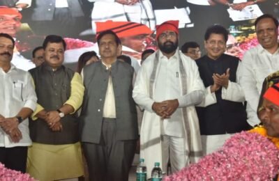 कोळीवाड्यांचे सर्व प्रश्न मार्गी लावणार – मुख्यमंत्री एकनाथ शिंदे। मुख्यमंत्र्यांचा वरळी येथील कोळी बांधवांच्यावतीने नागरी सत्कार