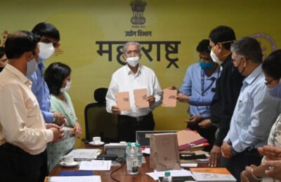 खादी, ग्रामोद्योग महामंडळाच्या ‘स्वप्नांचे कौतुक’ कॉफीटेबल बूक, लघुपटाचे प्रकाशन